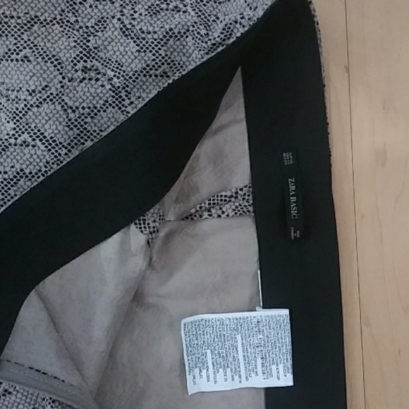 Zara Snakeskin-like leggings - Picture 2 of 2